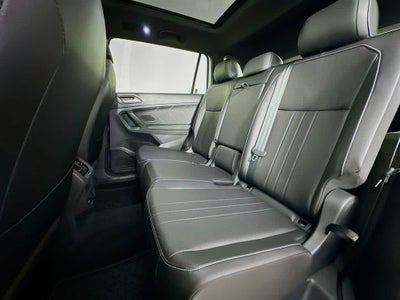 2023 Volkswagen Tiguan SE R-Line Negro