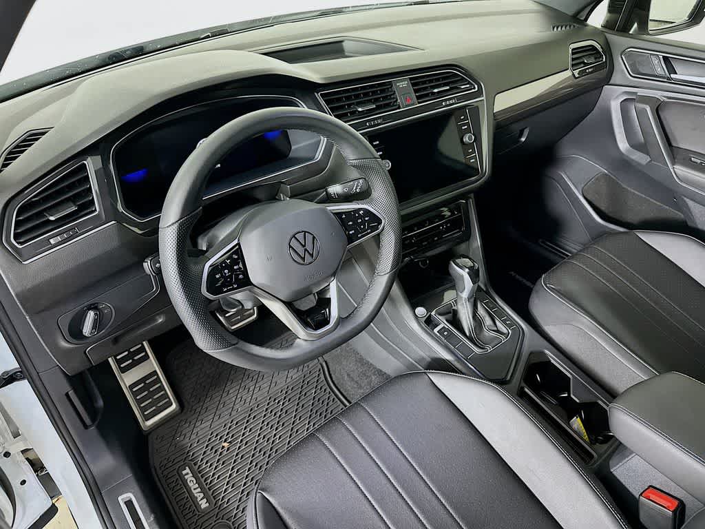 2023 Volkswagen Tiguan SE R-Line Negro