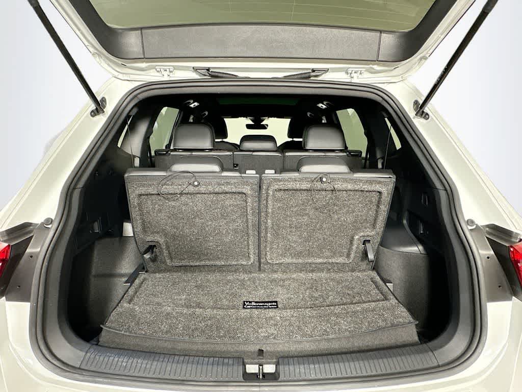 2023 Volkswagen Tiguan SE R-Line Negro