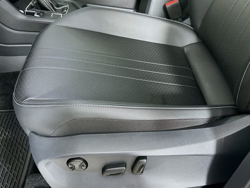 2023 Volkswagen Tiguan SE R-Line Negro