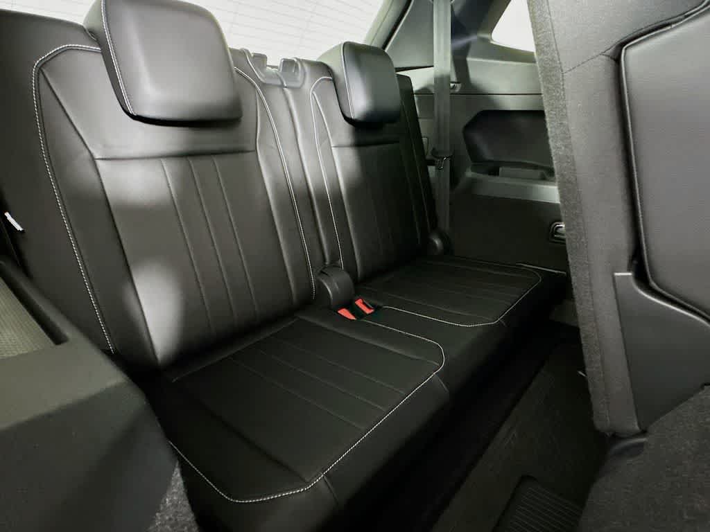 2023 Volkswagen Tiguan SE R-Line Negro