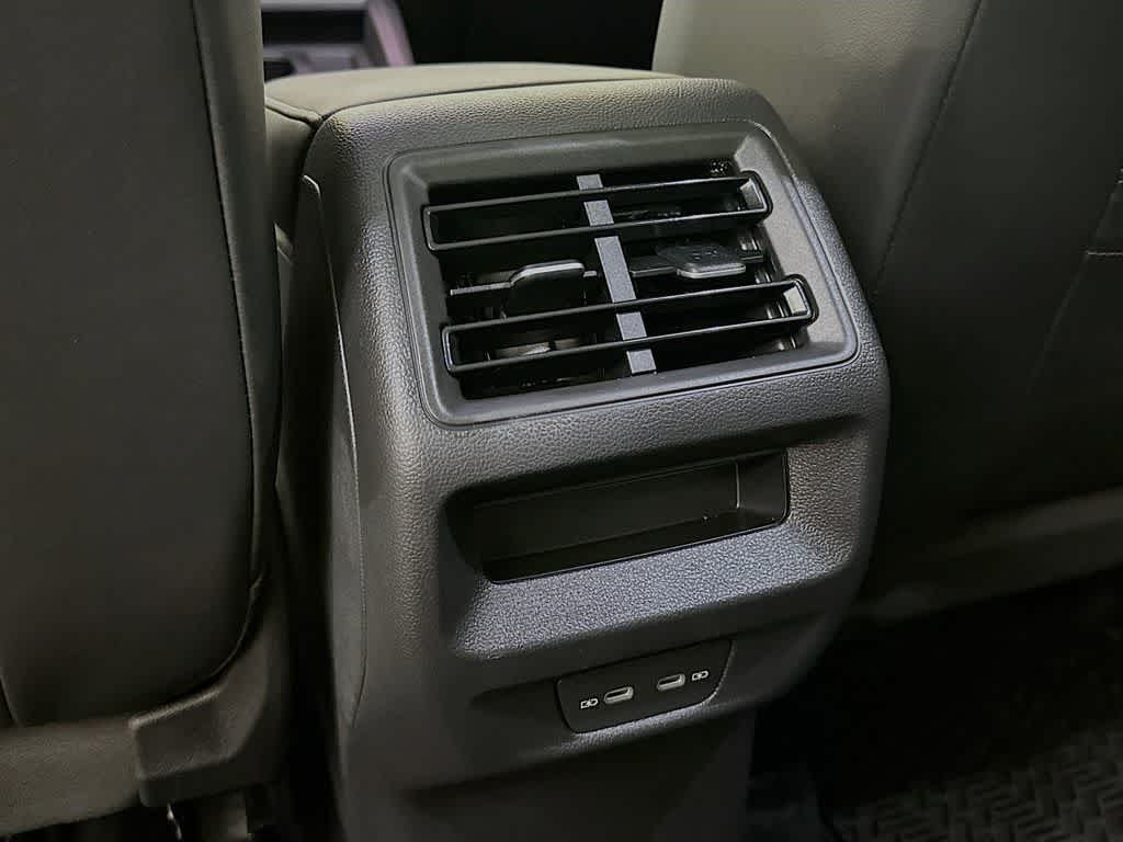 Volkswagen Tiguan SE 2025