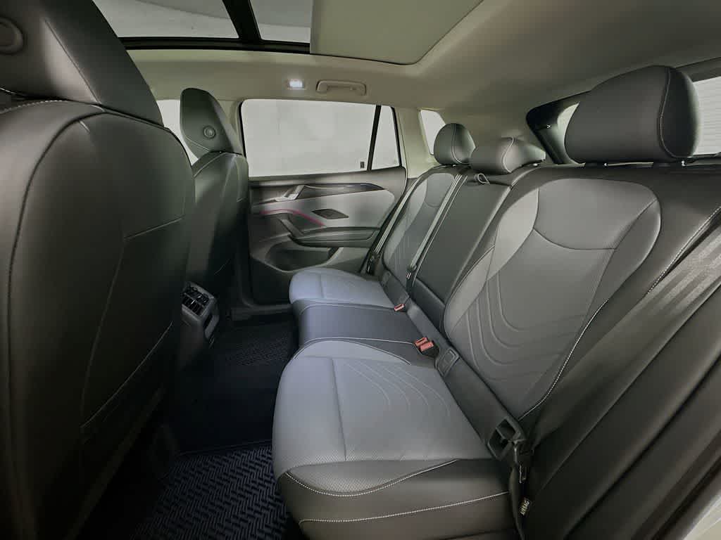 Volkswagen Tiguan SE 2025