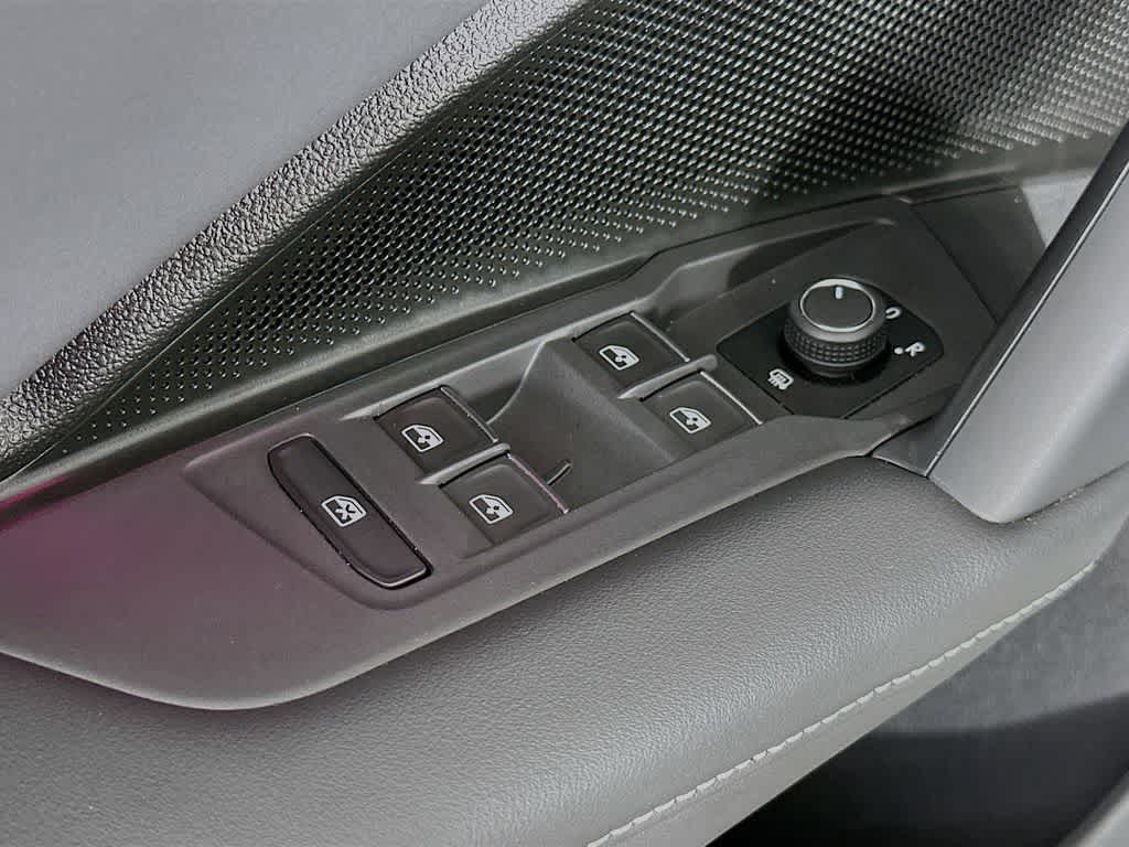 Volkswagen Tiguan SE 2025
