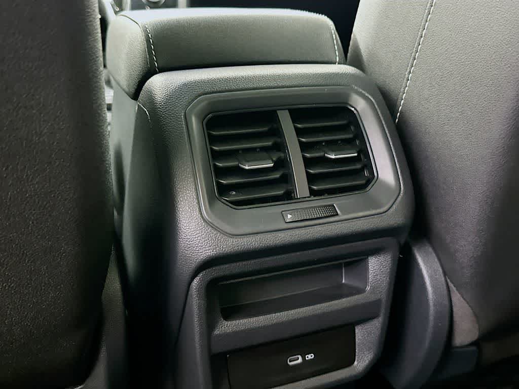 Volkswagen Taos SE 2024