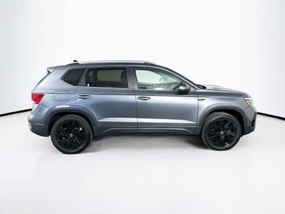 Volkswagen Taos SE 2024
