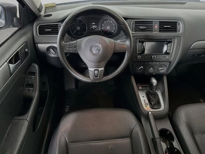 Volkswagen Jetta TDI de 2014 con paquete Premium y navegador