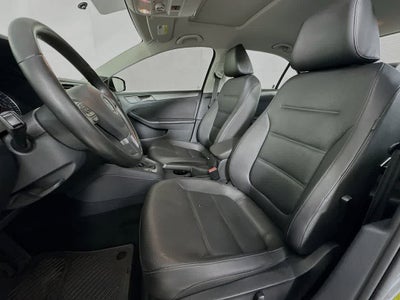 Volkswagen Jetta TDI de 2014 con paquete Premium y navegador