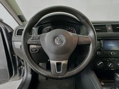 Volkswagen Jetta TDI de 2014 con paquete Premium y navegador