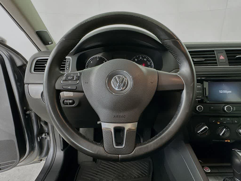 Volkswagen Jetta TDI de 2014 con paquete Premium y navegador
