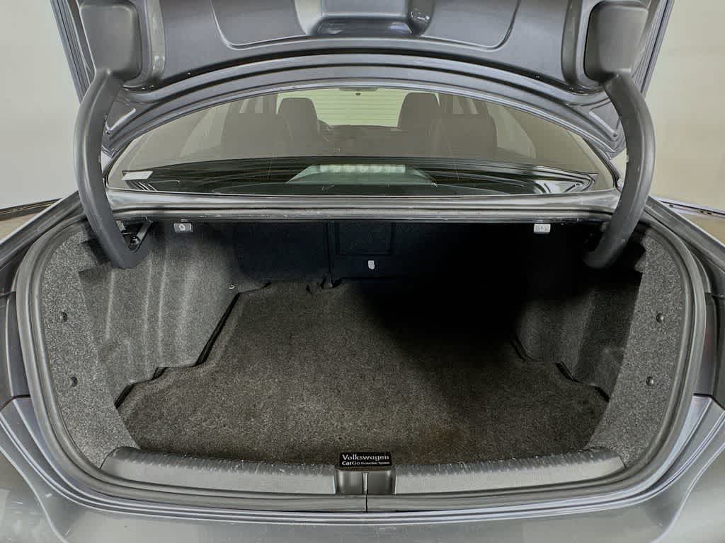 Volkswagen Jetta TDI de 2014 con paquete Premium y navegador