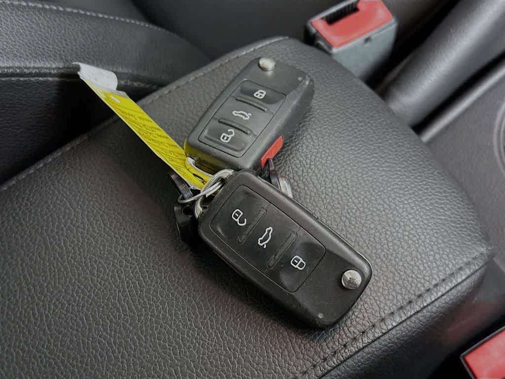 Volkswagen Jetta TDI de 2014 con paquete Premium y navegador