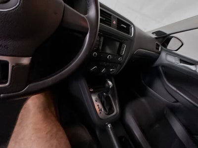 Volkswagen Jetta TDI de 2014 con paquete Premium y navegador