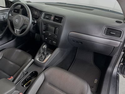 Volkswagen Jetta TDI de 2014 con paquete Premium y navegador