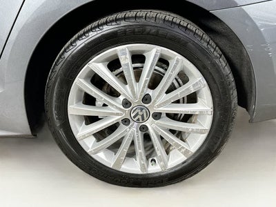 Volkswagen Jetta TDI de 2014 con paquete Premium y navegador