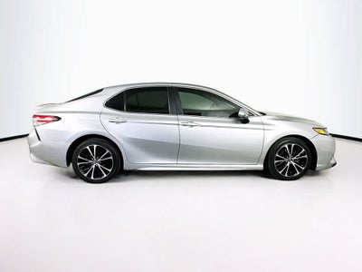 Toyota Camry SE 2018