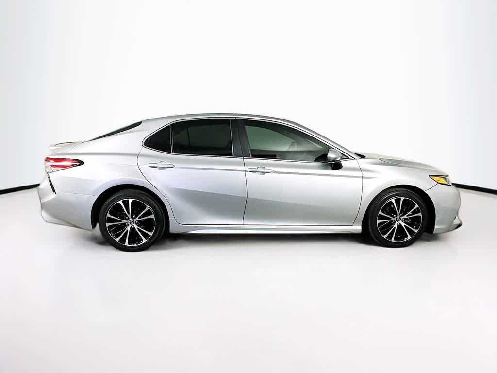 Toyota Camry SE 2018