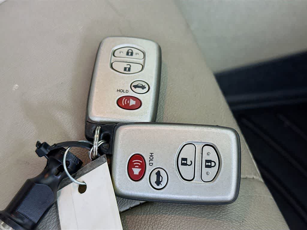 Toyota Camry Hybrid Base 2009