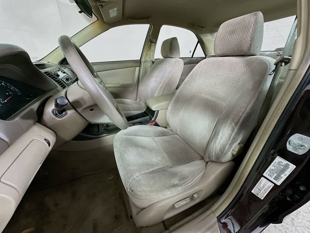 Toyota Camry LE 2003