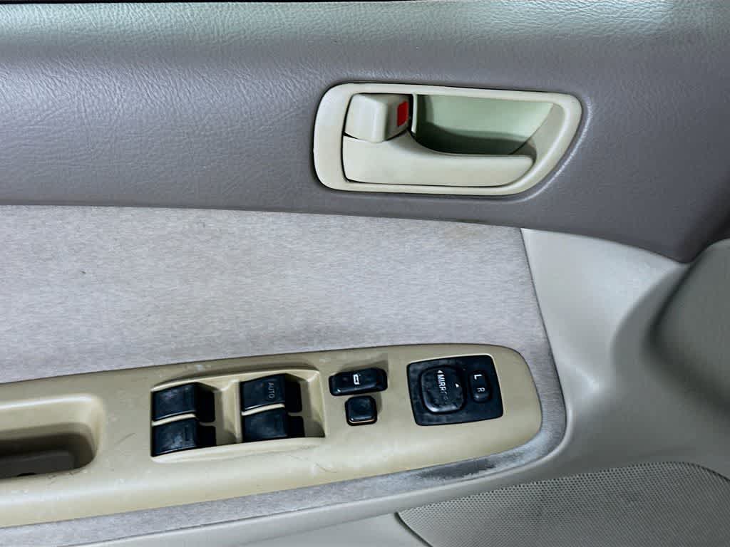 Toyota Camry LE 2003