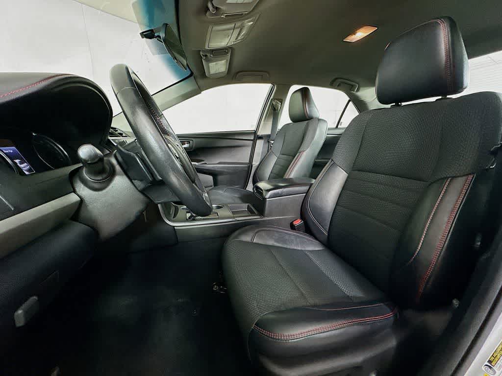 Toyota Camry SE 2017