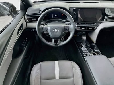 Toyota Camry SE 2025