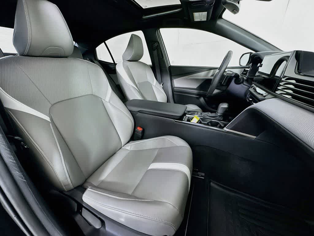 Toyota Camry SE 2025