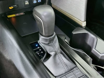 Toyota Camry SE 2025