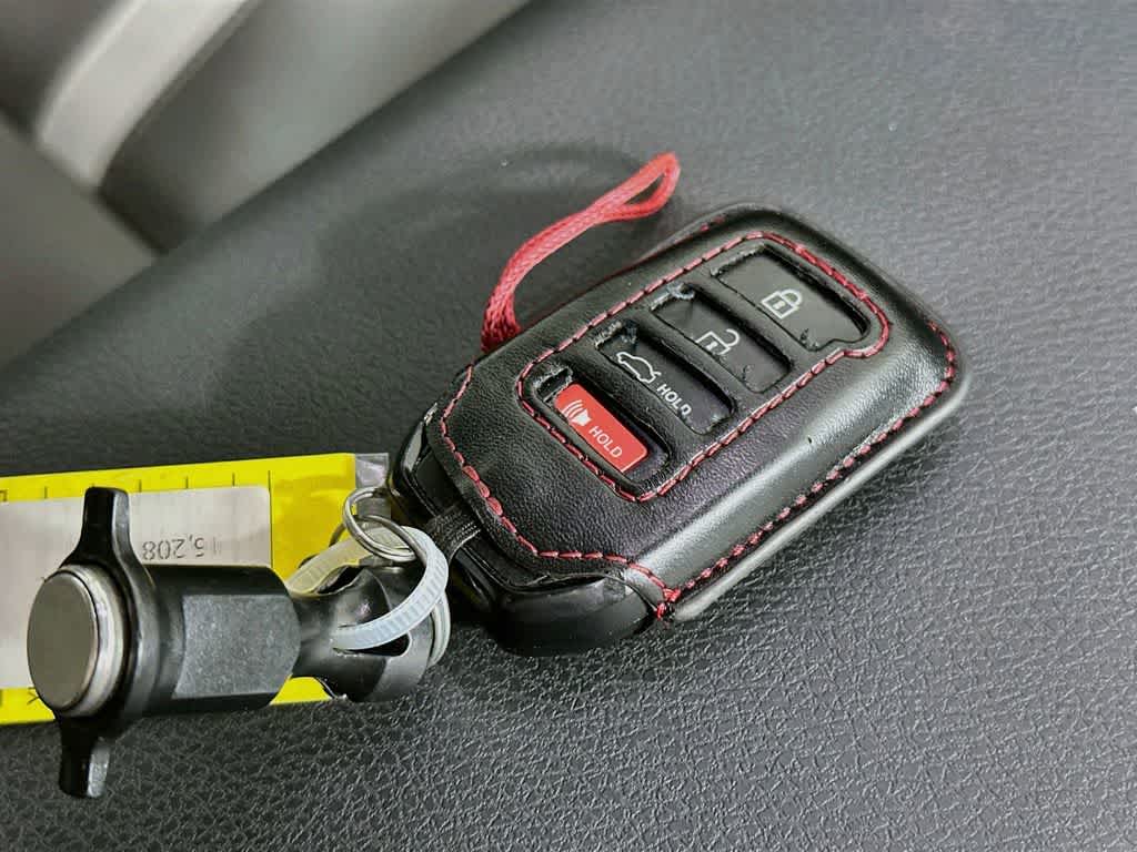 Toyota Camry SE 2025