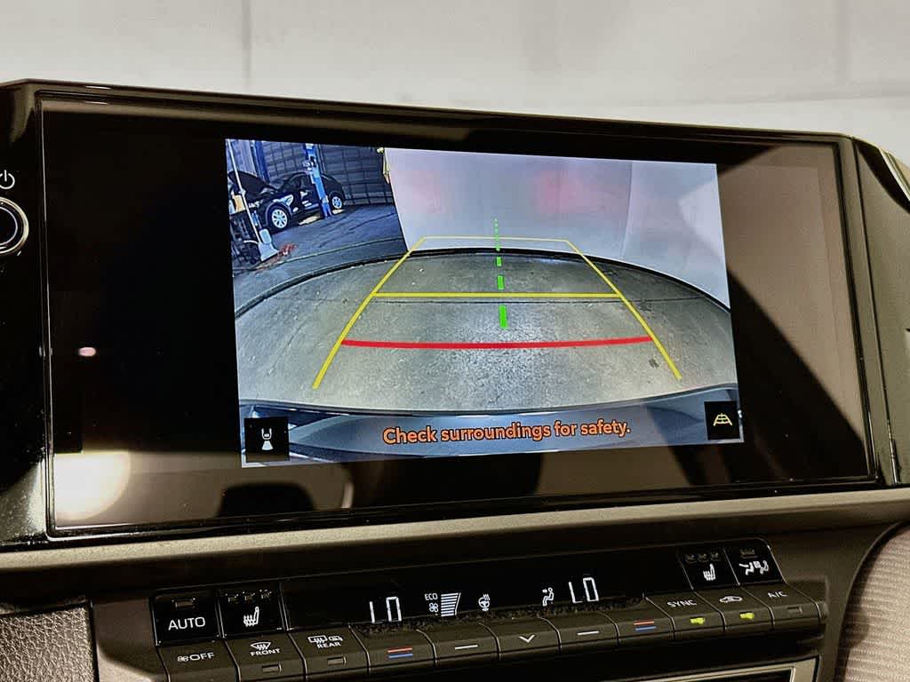 Toyota Camry SE 2025