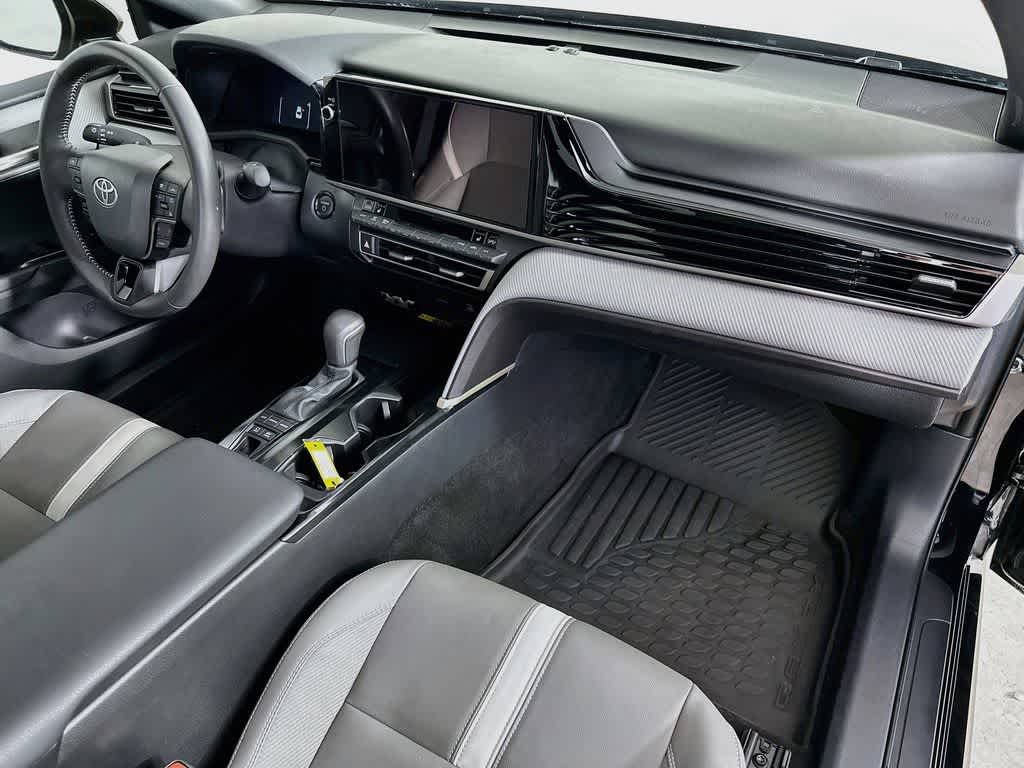 Toyota Camry SE 2025