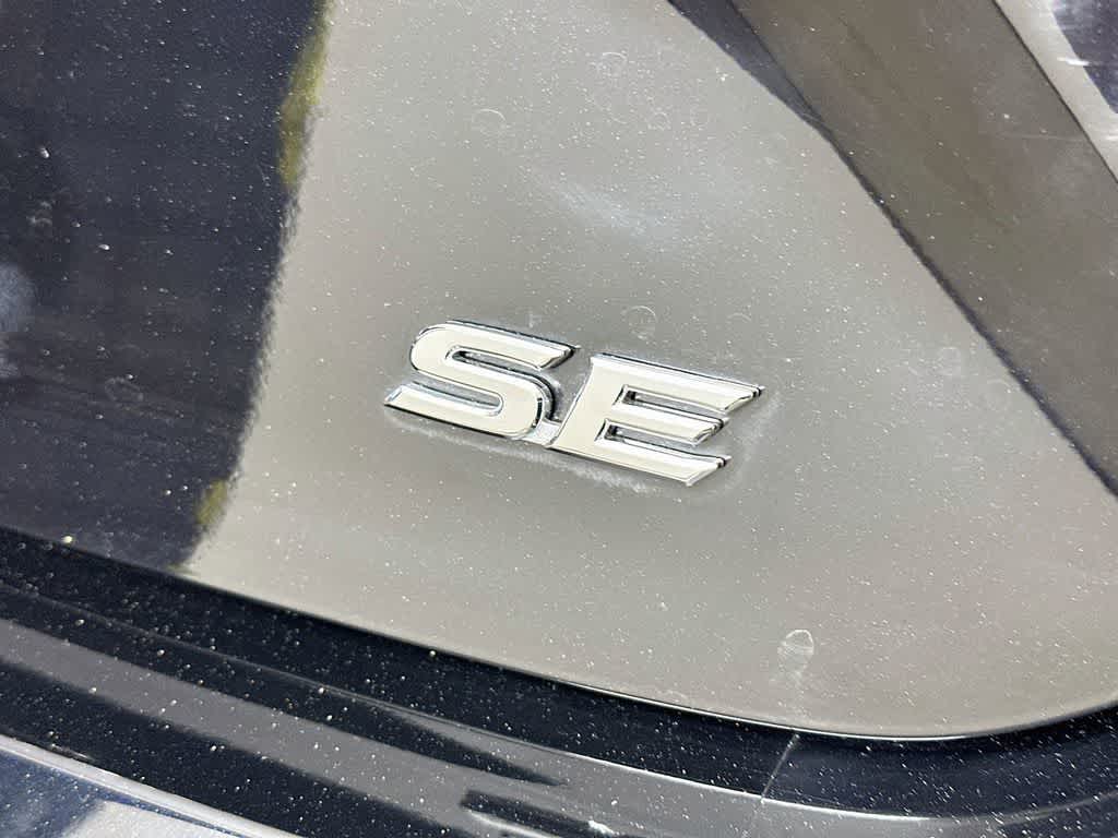 Toyota Camry SE 2025