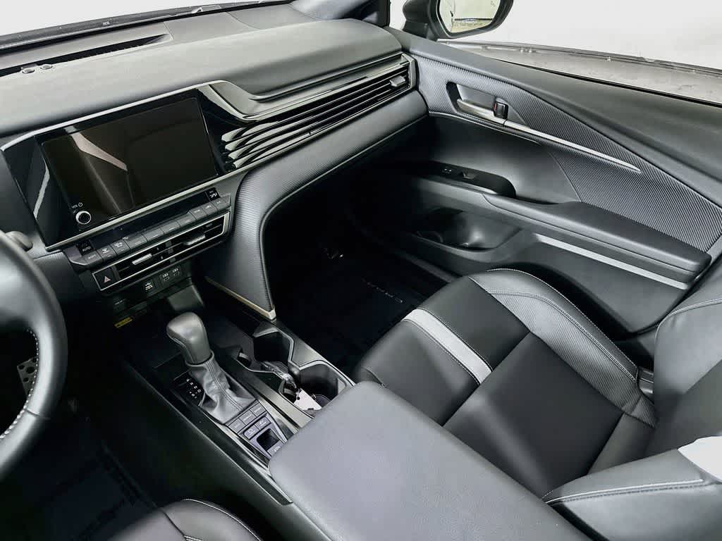Toyota Camry SE 2025