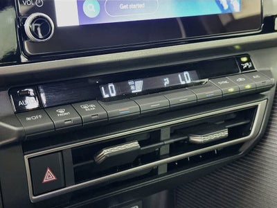 Toyota Camry SE 2025