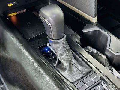 Toyota Camry SE 2025
