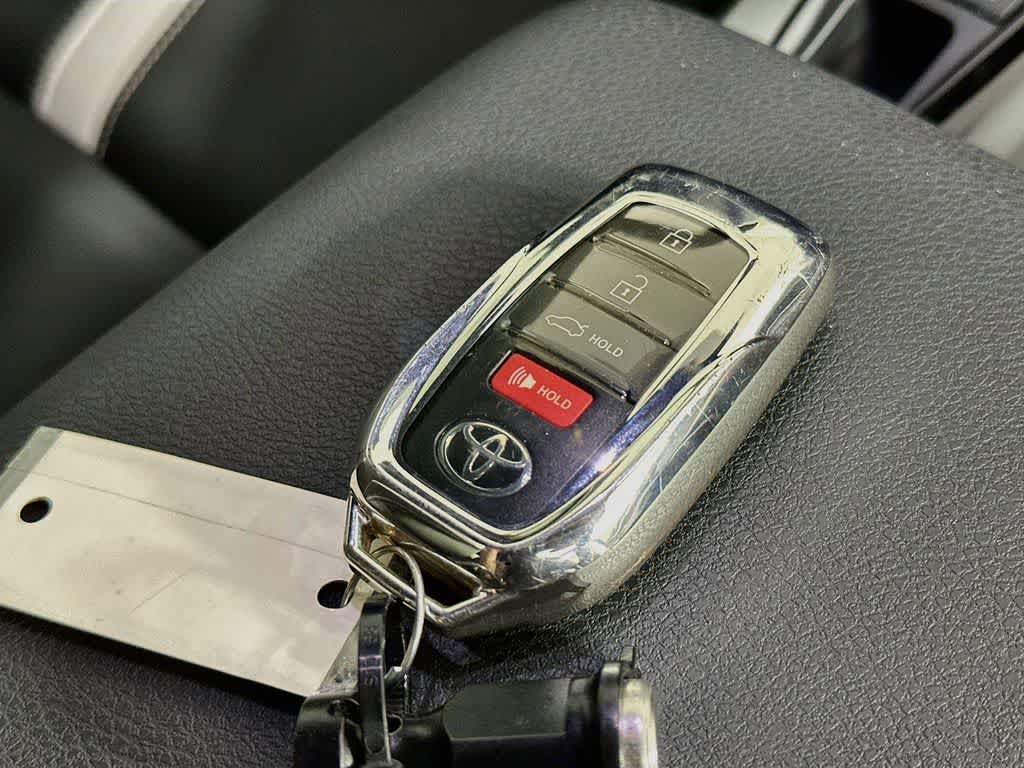 Toyota Camry SE 2025