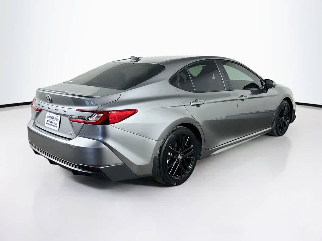 Toyota Camry SE 2025