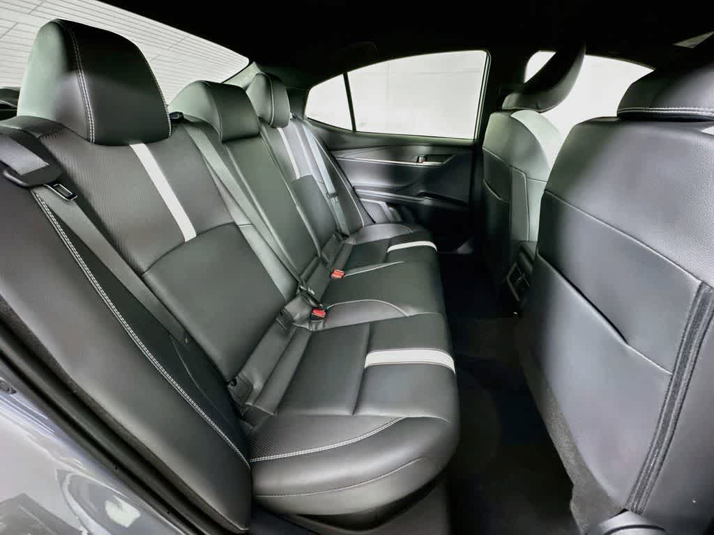 Toyota Camry SE 2025