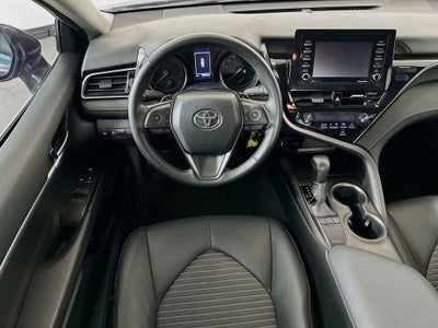 Toyota Camry SE 2024