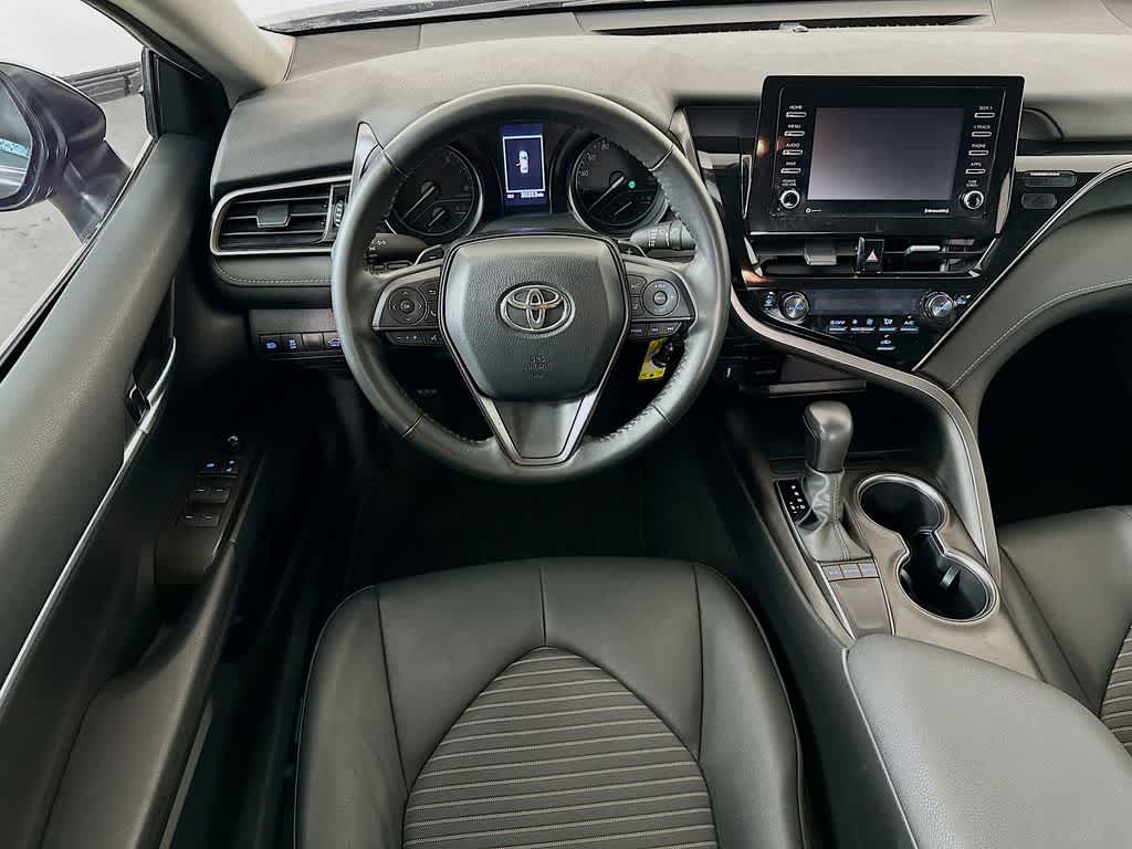 Toyota Camry SE 2024