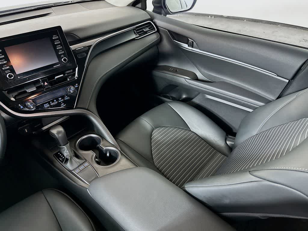 Toyota Camry SE 2024