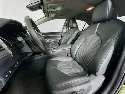 Toyota Camry SE 2024