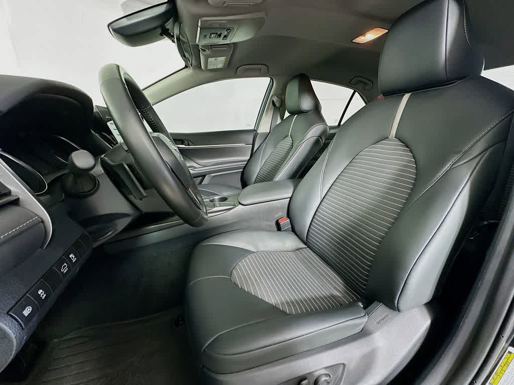 Toyota Camry SE 2024