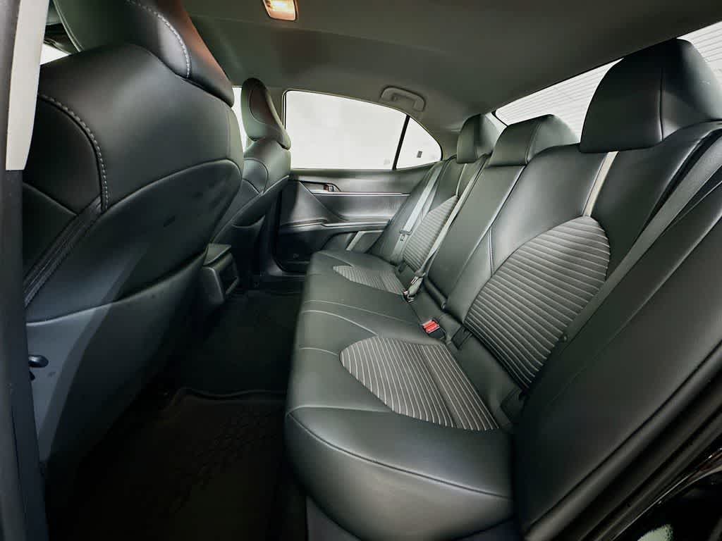 Toyota Camry SE 2024