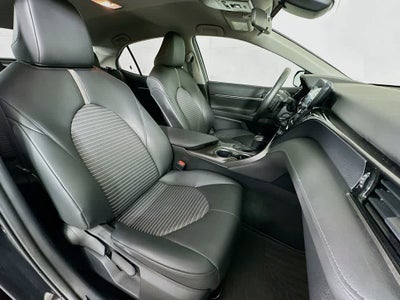 Toyota Camry SE 2024