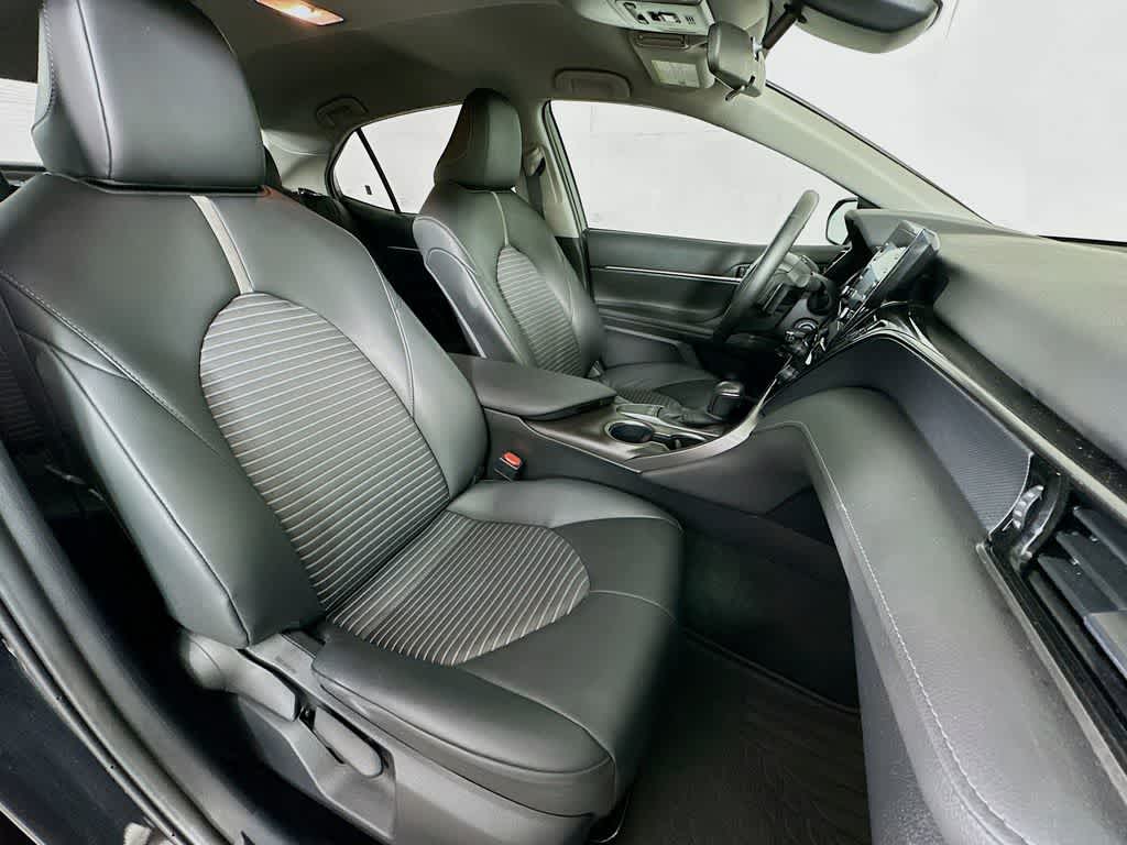 Toyota Camry SE 2024