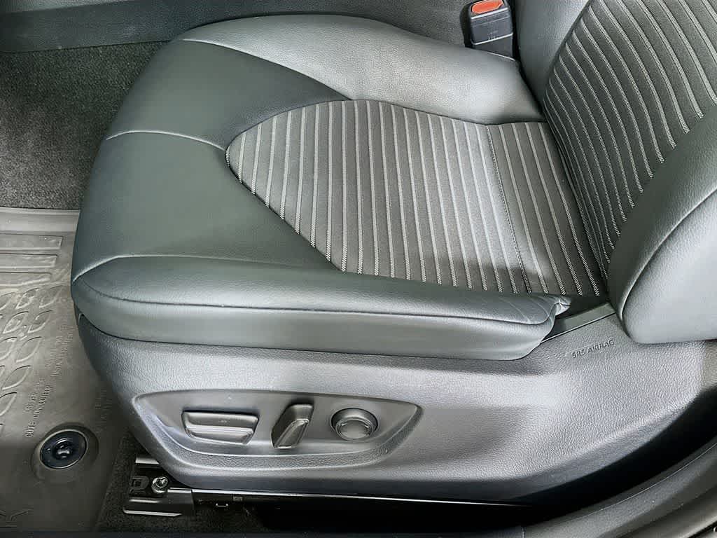 Toyota Camry SE 2024