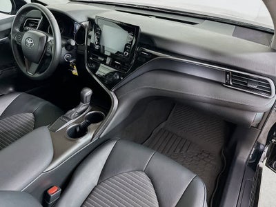 Toyota Camry SE 2024