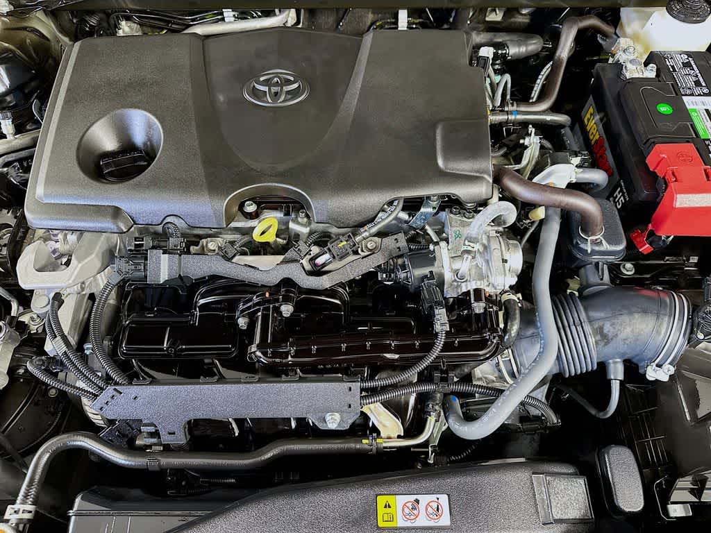 Toyota Camry SE 2024