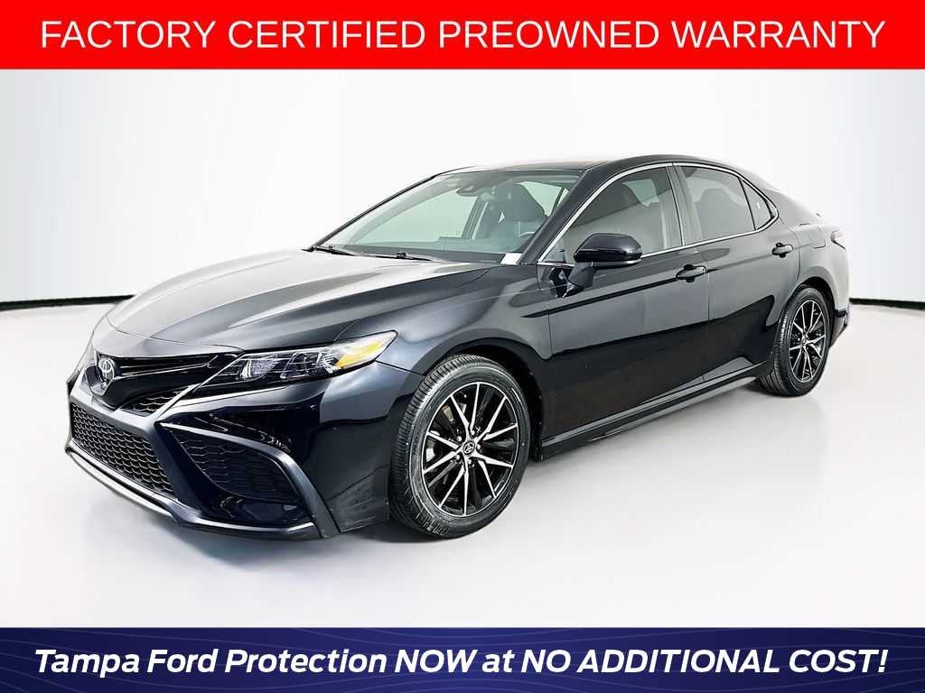 Toyota Camry SE 2021